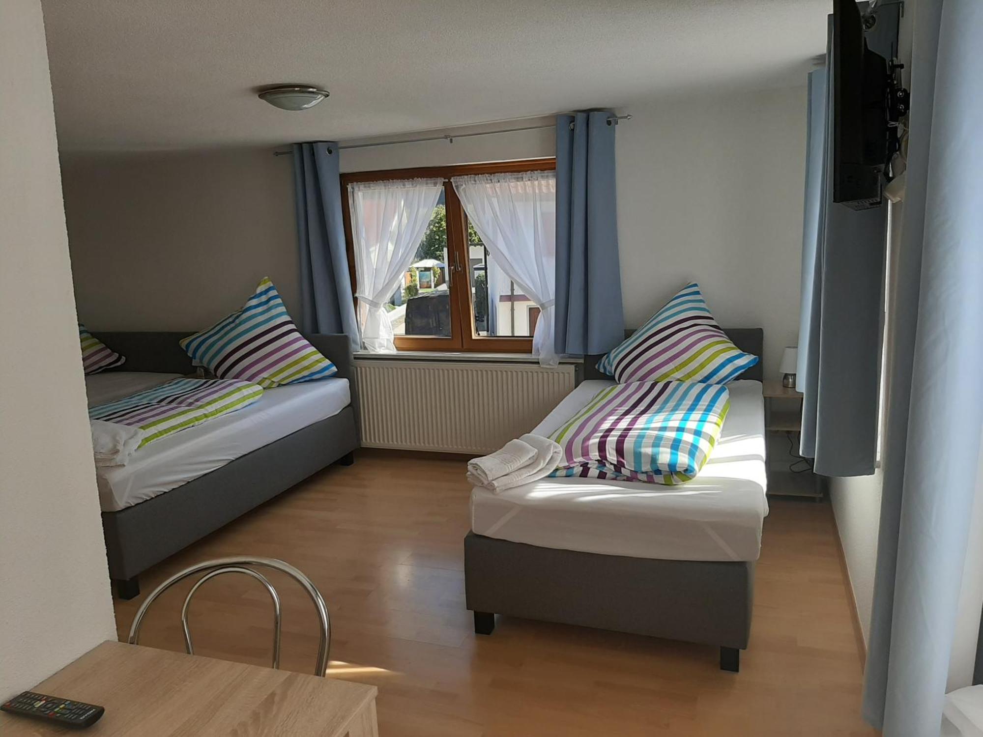 Gaestehaus Pension Waldhorn Weilen unter den Rinnen Екстериор снимка