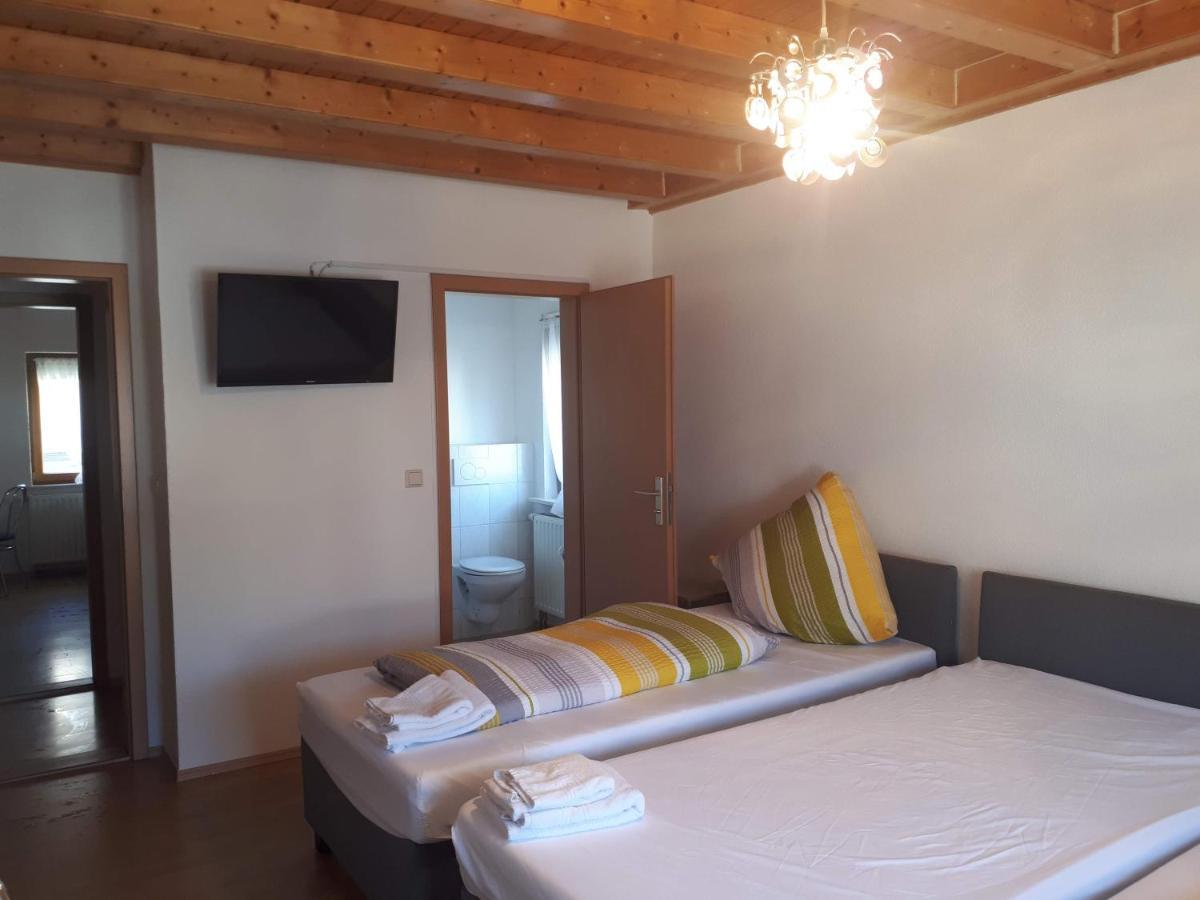 Gaestehaus Pension Waldhorn Weilen unter den Rinnen Екстериор снимка