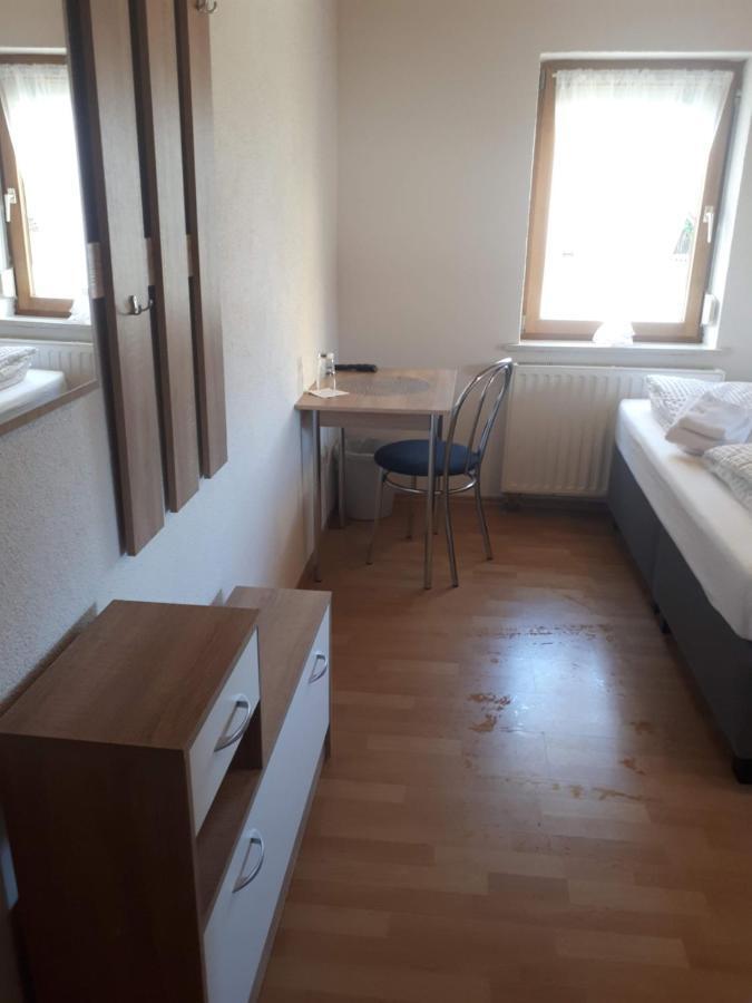 Gaestehaus Pension Waldhorn Weilen unter den Rinnen Екстериор снимка