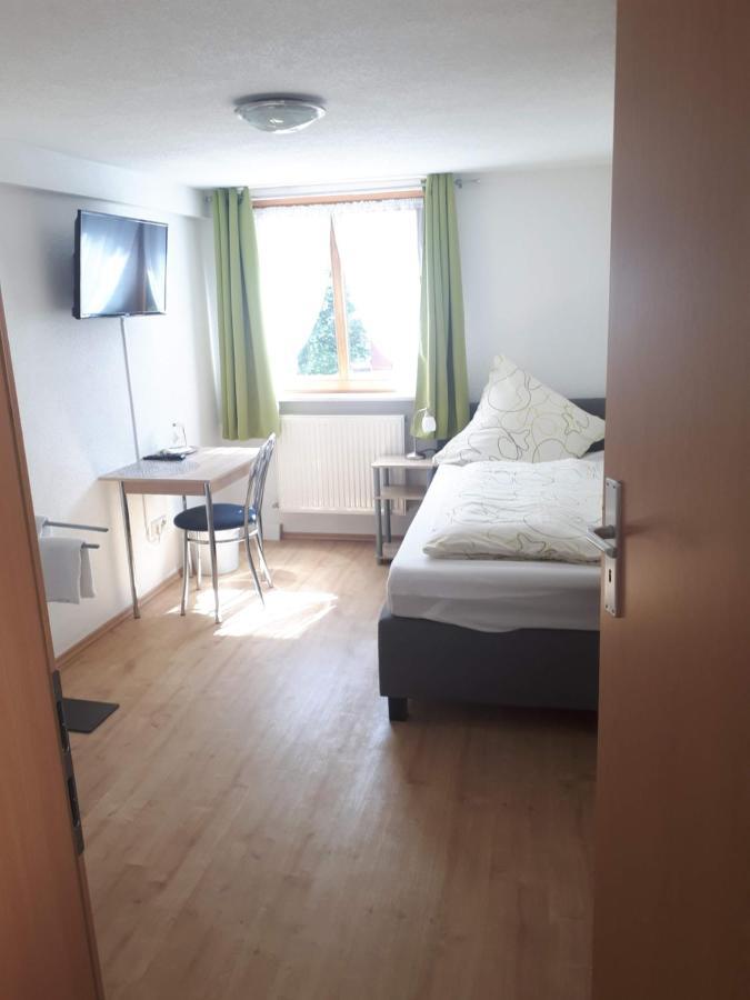 Gaestehaus Pension Waldhorn Weilen unter den Rinnen Екстериор снимка