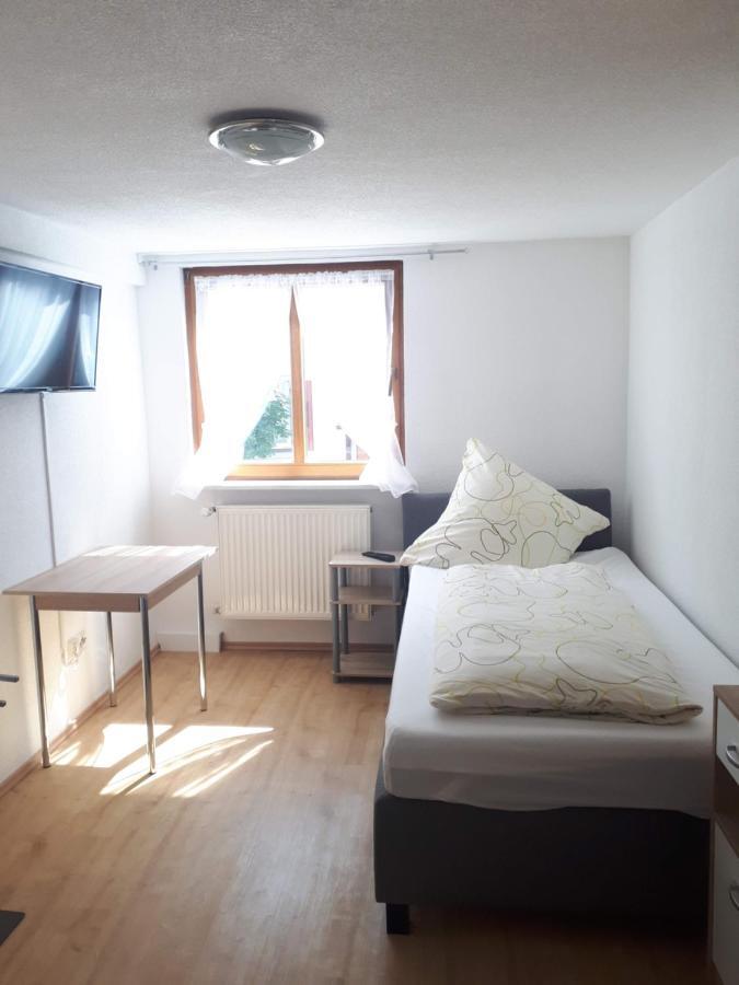 Gaestehaus Pension Waldhorn Weilen unter den Rinnen Екстериор снимка